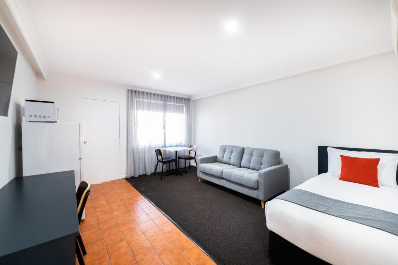 River Motel Queanbeyan Exterior photo
