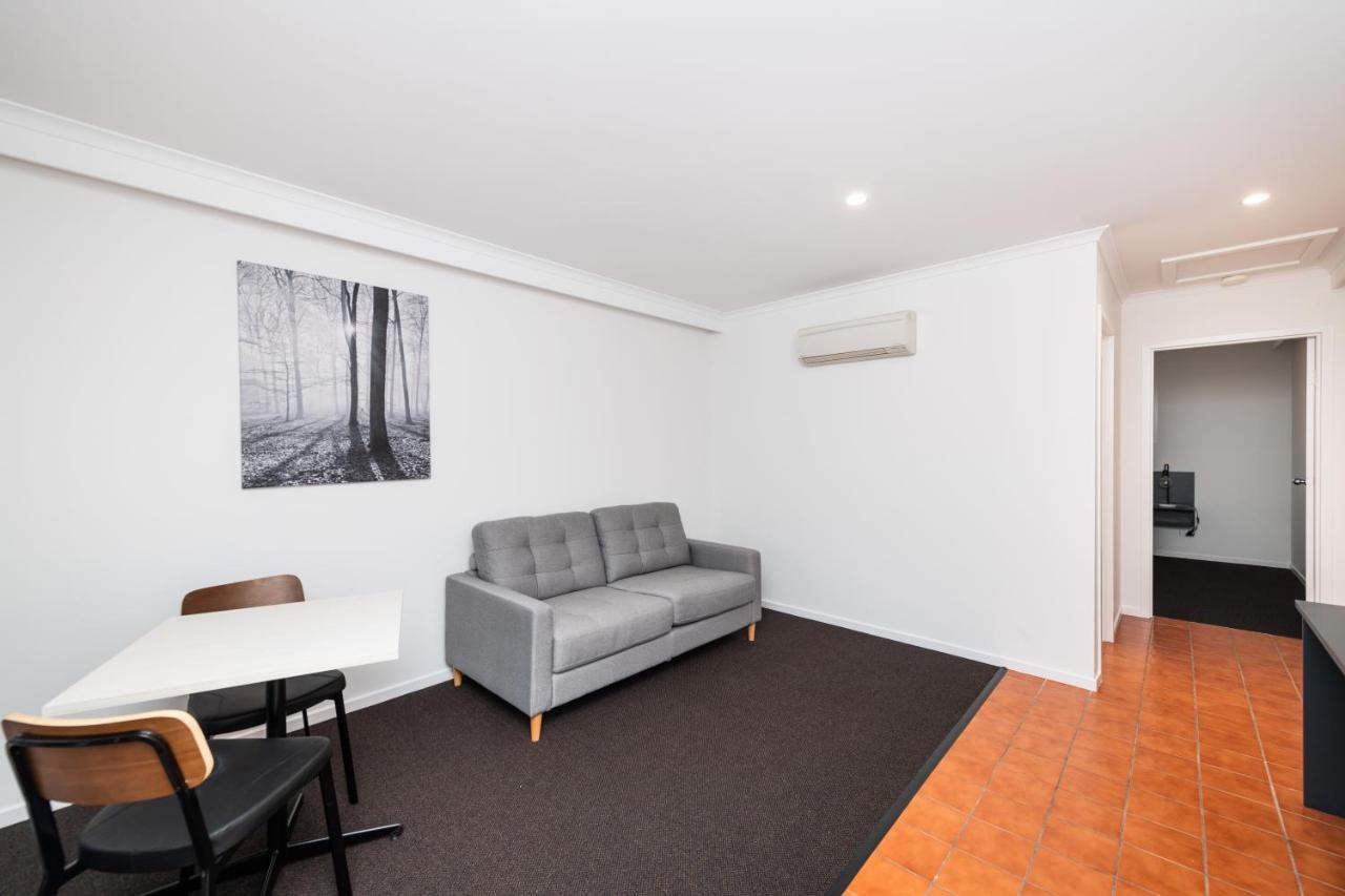 River Motel Queanbeyan Exterior photo